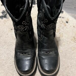 Atiat Fat baby black boots sz. 8